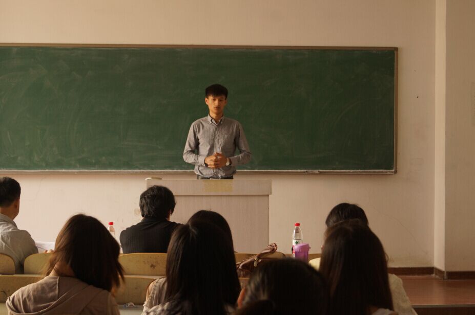 華商智業(yè)在青島科技大學(xué)組織實(shí)習(xí)生面試