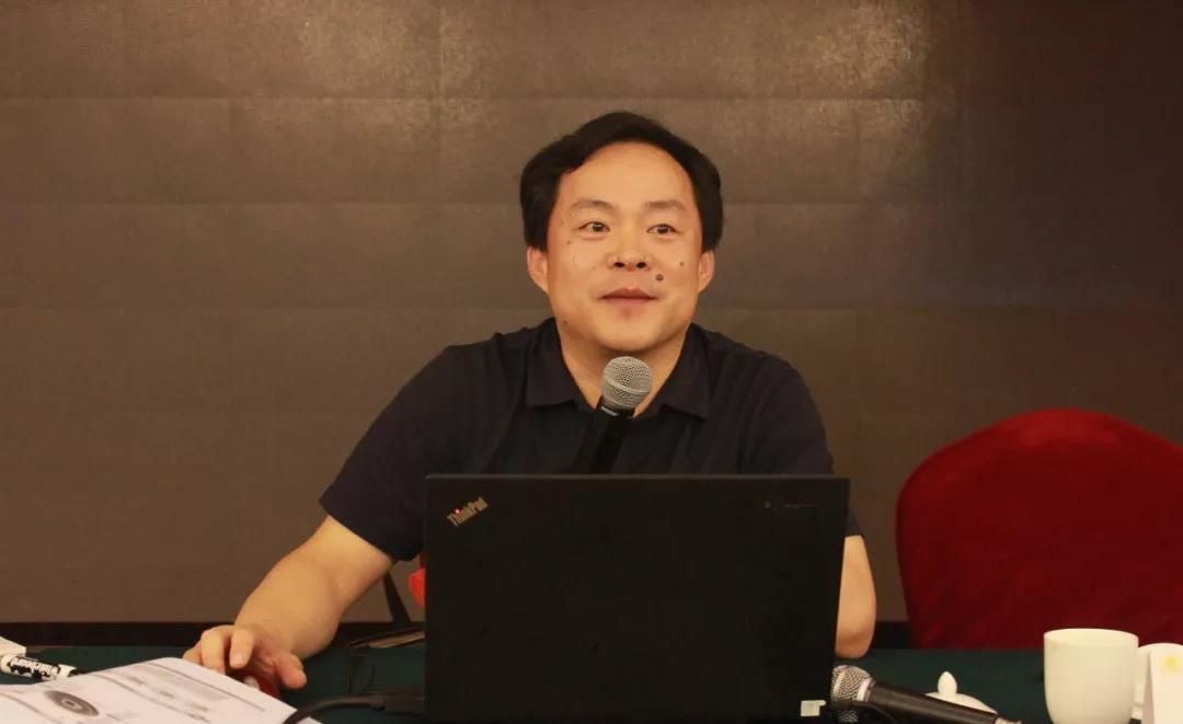 劉春華在國(guó)家行政學(xué)院：筆底江山助磅礴，樓前風(fēng)月自春秋