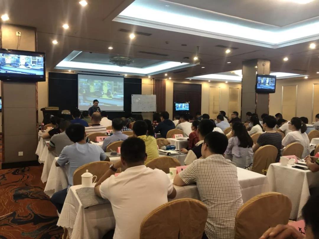 劉春華受邀為柳州軌道集團(tuán)專題授課